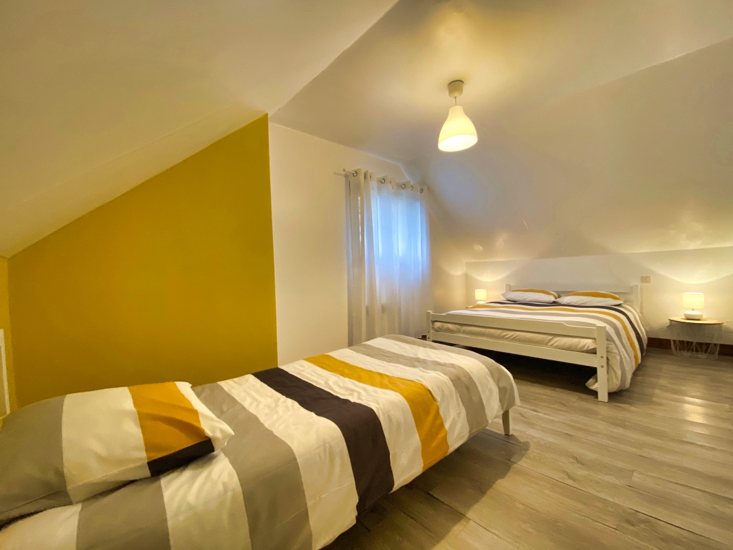 Gîte l'acacia pour 6 personnes avec 2 places de parking privé Gîte l'acacia pour 6 personnes avec 2 places de parking privé
