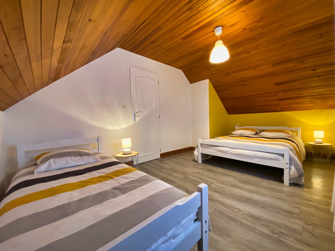 Gîte l'acacia pour 6 personnes avec 2 places de parking privé Gîte l'acacia pour 6 personnes avec 2 places de parking privé